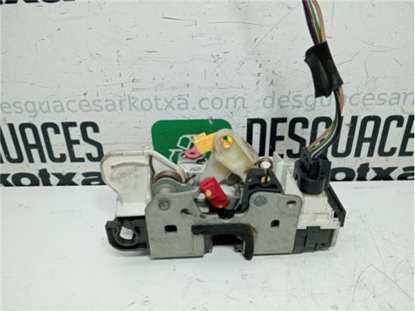 CERRADURA PUERTA DEL. DCHA. Chrysler Grand Voyager (RT)(2008-) 2.8 LX [2,8 Ltr. - 120 kW CRD CAT] - 39335 / P04589422AE 