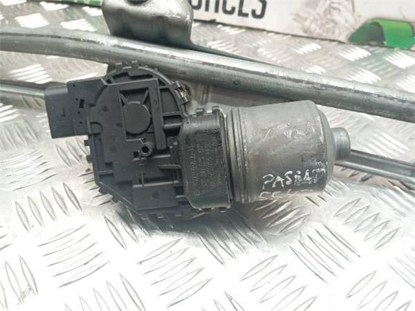 MOTOR LIMPIAPARABRISAS DEL. Volkswagen Passat 1.9 TDI (96 KW) - 26569 / AVF