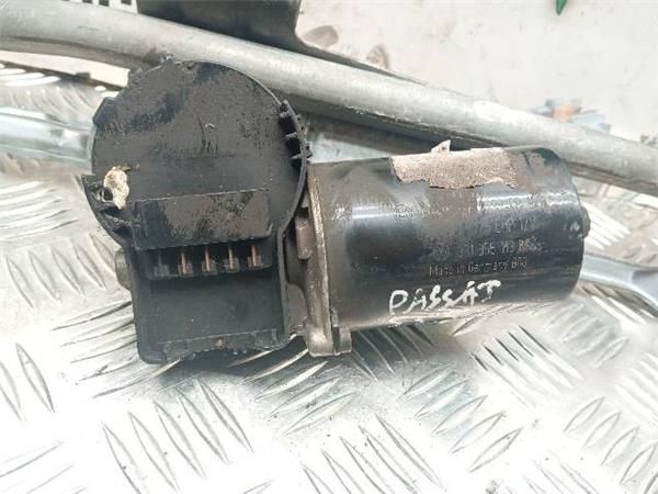 MOTOR LIMPIAPARABRISAS DEL. Volkswagen Passat 1.9 TDI (3B2) (85 KW) - 26576 / AJM