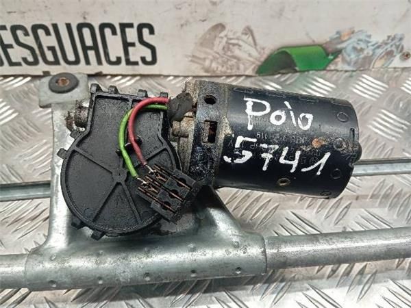 MOTOR LIMPIAPARABRISAS DEL. Volkswagen Polo 1.4  (6N) (1994-1999) (44 KW) - 26589 / AEX