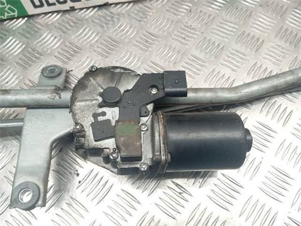 MOTOR LIMPIAPARABRISAS DEL. Mercedes Vito 2.1 CDI 109 (W639) (65 KW) - 26672 / 646983