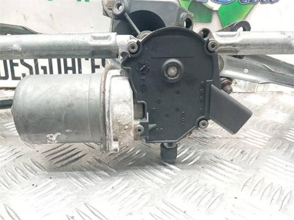 MOTOR LIMPIAPARABRISAS DEL. Chrysler Voyager 2.5 CRD (RG) (2001-2008) (105 KW) - 26799 / VM4BC