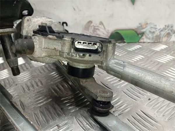 MOTOR LIMPIAPARABRISAS DEL. Chrysler Voyager 2.5 CRD (RG) (2001-2008) (105 KW) - 26799 / VM4BC