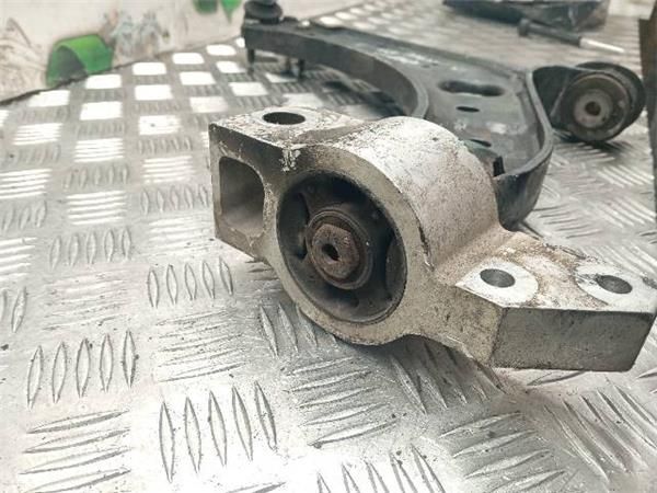 BRAZO SUSPENSION DEL. IZDO. Volkswagen Golf 1.4 G (1K1) (55 KW) - 28573 / BCA