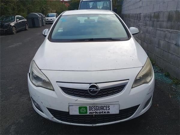 Opel Astra J Berlina 5p (12.2009->)1.4 Sport [1,4 Ltr. - 74 kW 16V]  - 4401