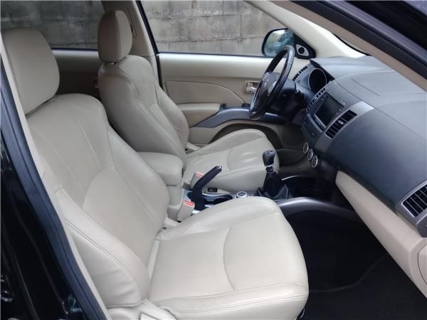 Mitsubishi Outlander (CW0)(2007->)2.2 DI-D Kaiteki Plus [2,2 Ltr. - 115 kW DI-D CAT]  - 4438