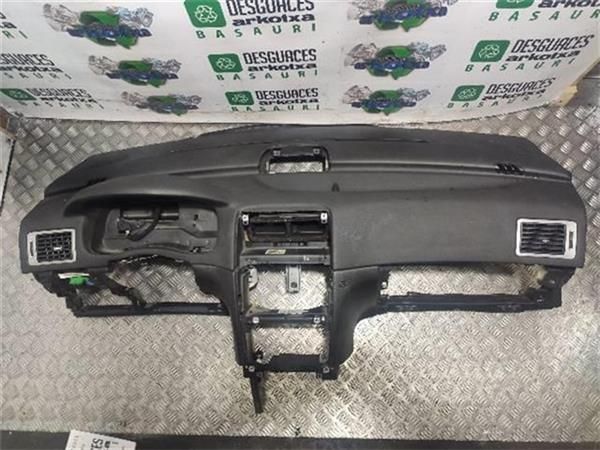SALPICADERO Peugeot 307 2.0 HDI BREAK / SW (S1) (79 KW) - 8131 / RHS