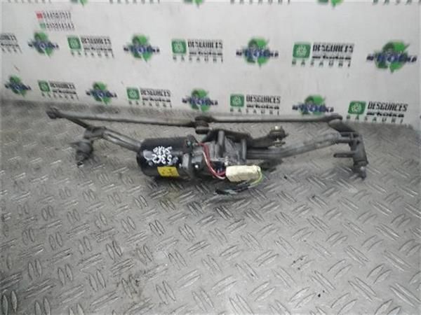 MOTOR LIMPIAPARABRISAS DEL. Citroen Saxo 1.4 (55 KW) - 8334 / KFW