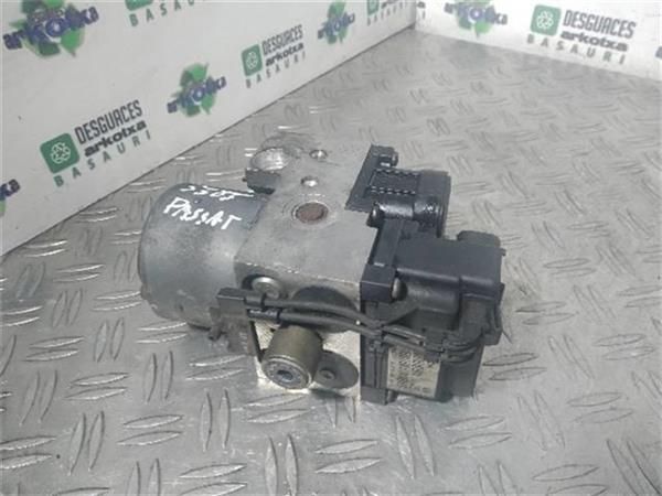 NUCLEO ABS Volkswagen Passat 1.8  (3B2) (92 KW) - 9590 / ADR