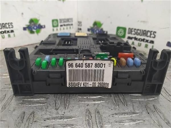 CAJA FUSIBLES/RELE Citroen Jumpy 1.6 HDI (66 KW) - 9880 / 9HU