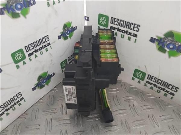 CAJA FUSIBLES/RELE Peugeot 307 2.0  SW PK (100 KW) - 9943 / RFN