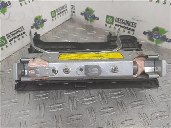 AIRBAG LATERAL DEL. IZDO. Toyota Yaris 1.4 D (66 KW) - 10352 / 1ND