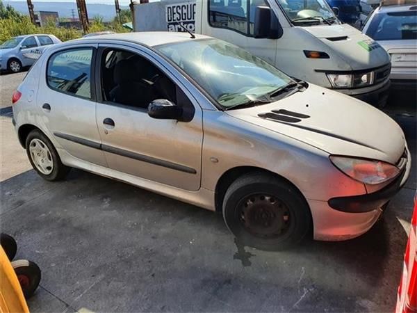 FARO DEL. DCHO Peugeot 206 1.9 (51 KW) - 10373 / WJZ