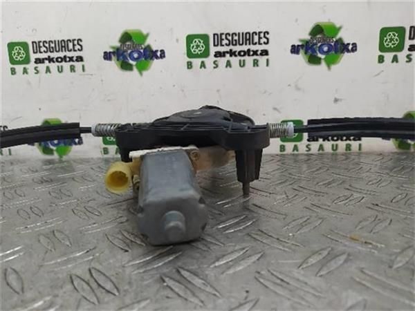 ELEVALUNAS ELECTRICO DEL. DCHO. Renault Clio 1.5 DCI II FASE II (B/CB0) (48 KW) - 10897 / K9KA7