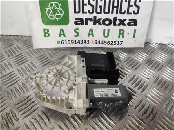 MOTOR ELEVALUNAS DEL. DCHO. Seat Leon - 10960