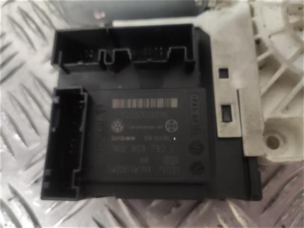 MOTOR ELEVALUNAS DEL. DCHO. Seat Leon - 10960 2