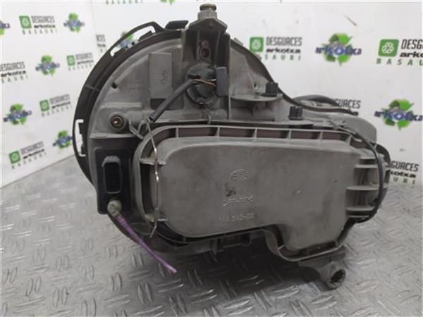 FARO DEL. DCHO Mercedes 320 - 10982 2
