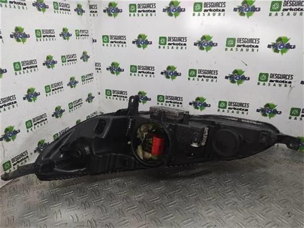 FARO XENON DCHO. Peugeot 407 2.0 HDI (100 KW) - 10992 / RHR