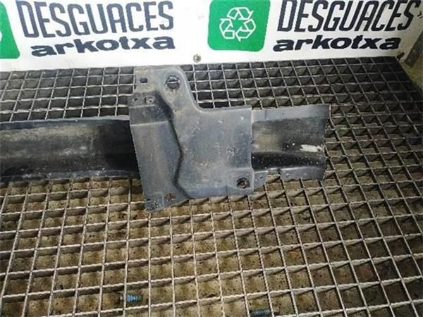 TRAVIESA PARAGOLPES DEL. Volkswagen Golf 1.6  (1J1) (77 KW) - 11069 / ATN