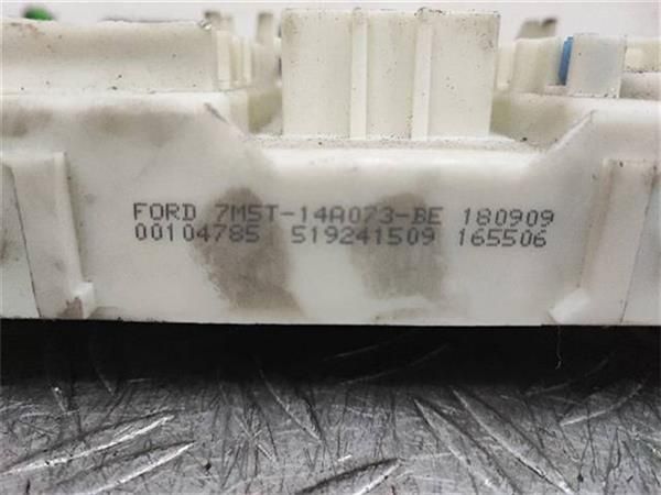 CAJA FUSIBLES/RELE Ford Focus 1.6 TDCI (CB4) (2007-2011) (80 KW) - 12411 / G8DB