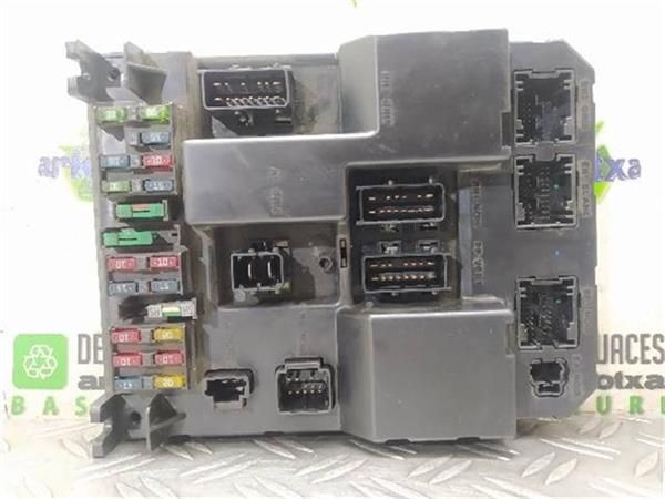 CAJA FUSIBLES/RELE Peugeot 307 2.0 HDI SW (2002-2009) (79 KW) - 14015 / RHS