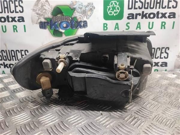 FARO DEL. IZDO. Seat Cordoba 1.9 TDI (6K2) (1999-2003) (66 KW) - 14907 / AGR