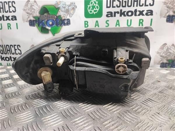 FARO DEL. IZDO. Seat Ibiza 1.4  6K (44 KW) - 14909 / AKK