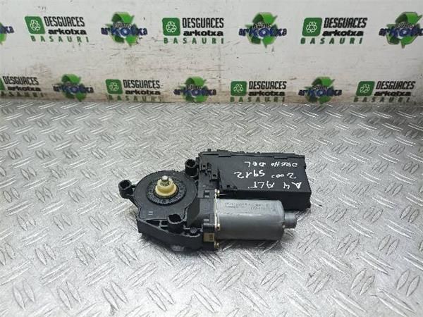 MOTOR ELEVALUNAS DEL. DCHO. Audi A4 2.0  AVANT (8E) (2001-2004) (94 KW) - 16537 / ALT 2