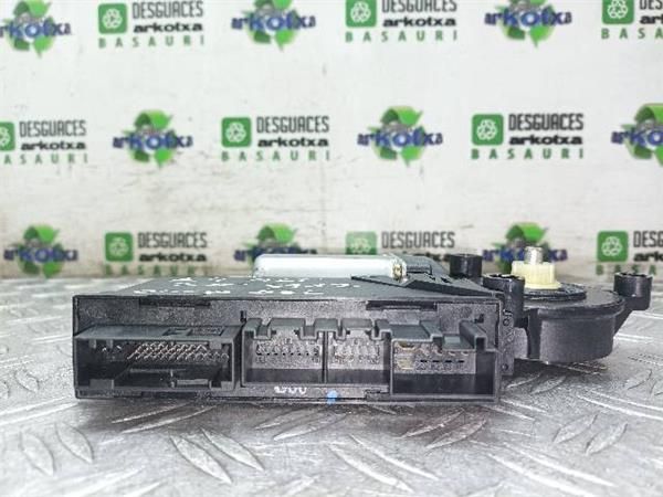 MOTOR ELEVALUNAS DEL. DCHO. Audi A4 2.0  AVANT (8E) (2001-2004) (94 KW) - 16537 / ALT