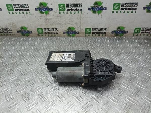 MOTOR ELEVALUNAS TRA. DCHO. Audi A4 1.9 TDI (8E) (2000-2004) (96 KW) - 16547 / AWX 2
