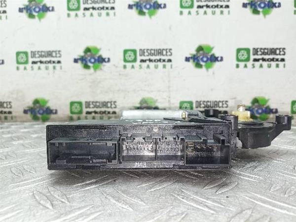 MOTOR ELEVALUNAS TRA. DCHO. Audi A4 1.9 TDI (8E) (2000-2004) (96 KW) - 16547 / AWX