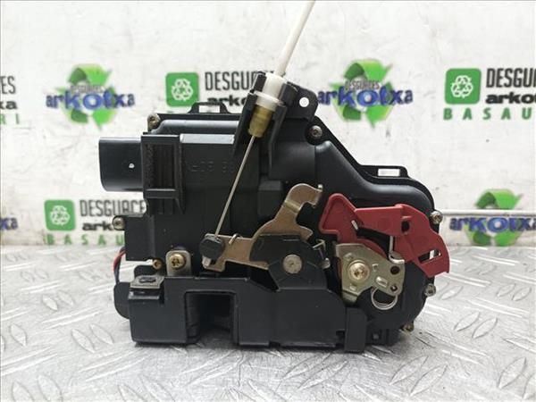 CERRADURA PUERTA DEL. DCHA. Audi A4 - 17618 / AWX