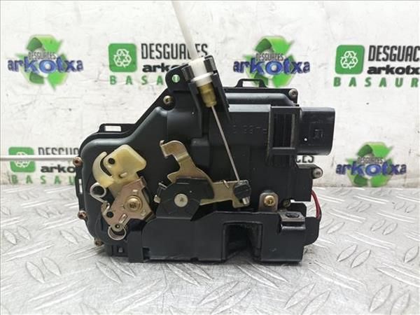 CERRADURA PUERTA DEL. IZDA. Audi A4 - 17619 / AWX
