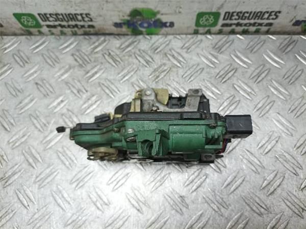 CERRADURA PUERTA DEL. IZDA. Volkswagen Golf 1.6 G IV (1J1) (2000-2005) 105CV (77 KW) - 17651 / BCB