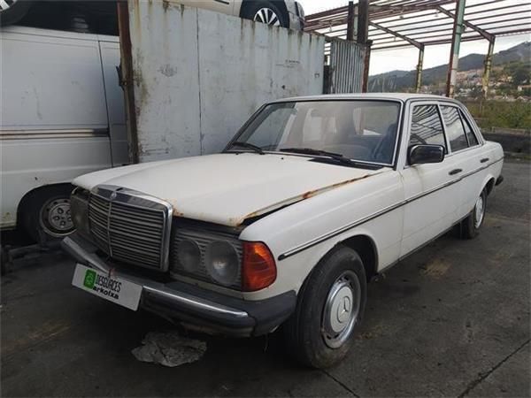 PILOTO TRA. DCHO. Mercedes 240 2.4  (W123) (55 KW) - 18262 / 616.912